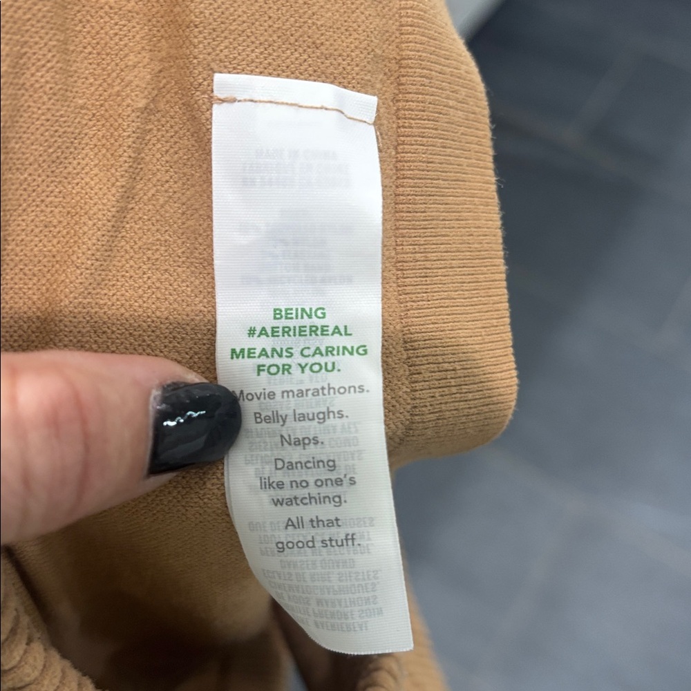 Aerie Ribbed Super Chill Camel Seamless Chill Top - Picture 3 of 4